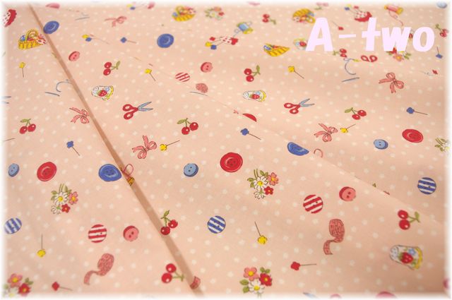 Happy Hands Sew Sweets　ピンク　AT829635-B　（約110cm幅×50cm）