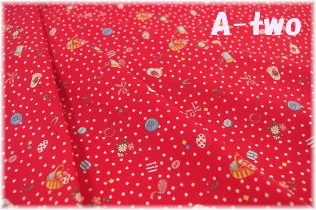 Happy Hands Sew Sweets　レッド　AT829635-E　（約110cm幅×50cm）