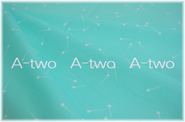 Riley Blake　Pin Drop　SCUBA　C615　USK-400　（約110cm幅×50cm）