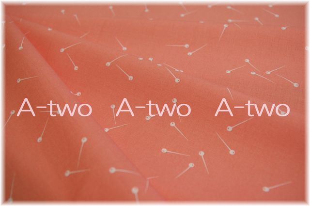 Riley Blake　Pin Drop　RILEYCORAL　C615　USK-401　（約110cm幅×50cm）