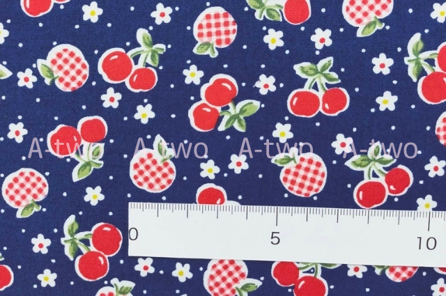 双日ファッション　Happy Message 30's 2  アップル＆チェリー　ネイビー　HM10645-F（約110cm幅×50cm）