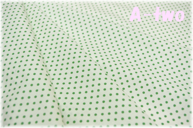 Happy Sweet Collection　ミニドット　生成り×グリーン　HS1283-4　（約110cm幅×50cm）