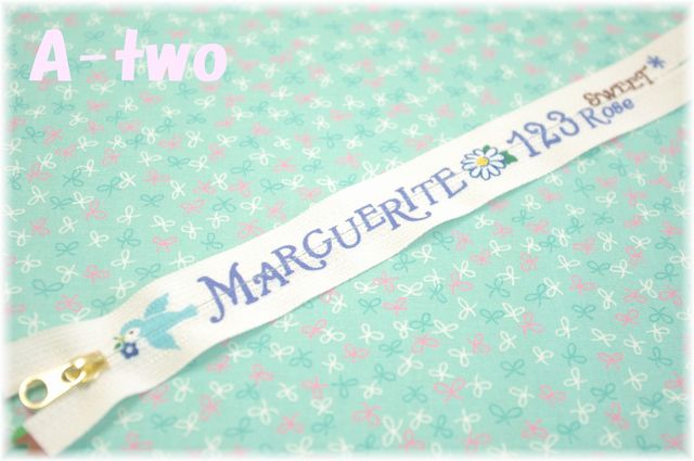 A-twoオリジナル　プリントファスナー　20cm　生成り×ブルー