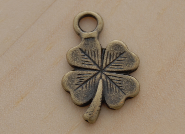 チャーム　クローバー