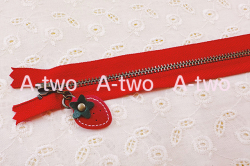 【激安】 A-twoオリジナル ストロベリーチャームミニファスナー 20cm レッド テープ・マスキングテープ