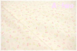 ミニミニチェリー　生成×パステル　AT826444-E　（約110cm幅×50cm）