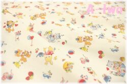 ファンシーアニマル　生成り×カラフル　AT829716-A　（約110cm幅×50cm）