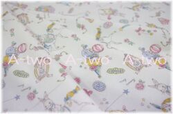 YUWA　sobakasu-kids.　Romantic Circus　生成り　SK829753-A　（約110cm幅×50cm）