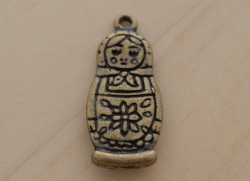 チャーム　マトリョーシカ