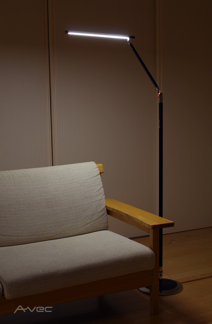 tangoDesk_w1040h720_withSofa