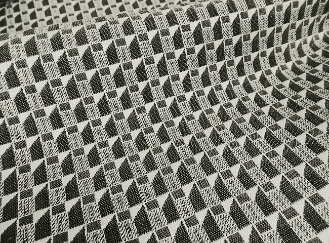 春夏シーズン向け モザイク柄 幾何学模様 個性派 オーダーメイド スーツ生地