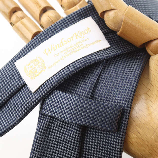 未使用級　バレンシアガ　ネクタイ　ナロータイ　ソリッド　ジャガード　グレー 高級ブランド】BALENCIAGA バレンシアガ ネクタイ｜Yahoo!フリマ