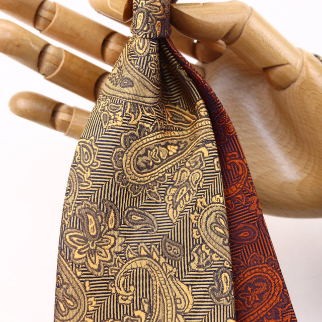 ウィンザーノット フェアファクス FAIRFAX ペイズリー無地 濃淡クレリックタイ ライトオレンジ シルク100% 日本製