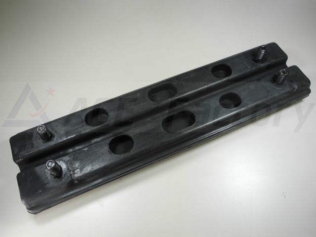 ゴムパット　両ボルト　400幅 （裏）