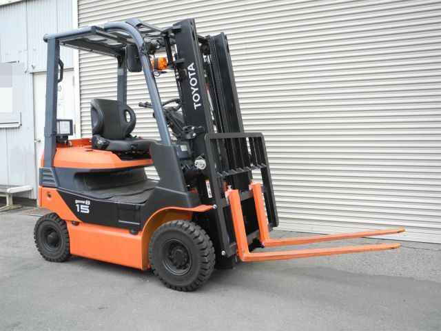 中古フォーク,フォークリフト,トヨタ,中古建機,マシーンパーク
