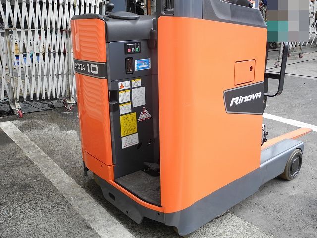 フォークリフト,中古,リーチ,バッテリー,トヨタ