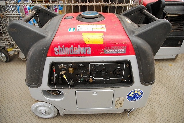 中古 インバーター発電機 防音型 3000W