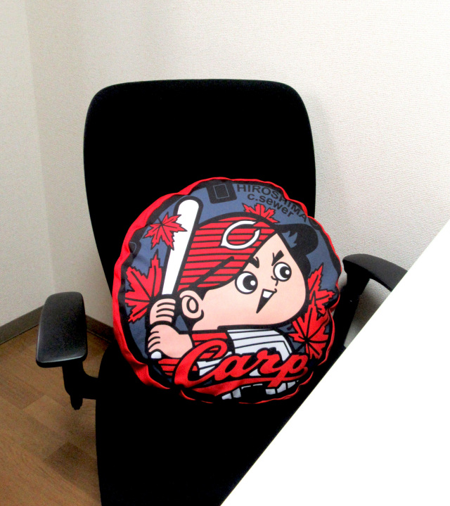 ご当地マンホールクッション 広島東洋カープ×広島市下水道局