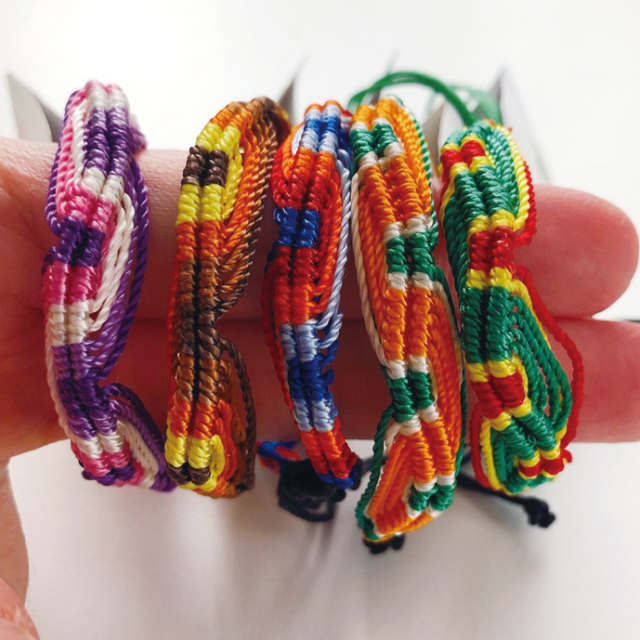 66％OFF！ ファッションアクセサリー ミサンガ5本セット