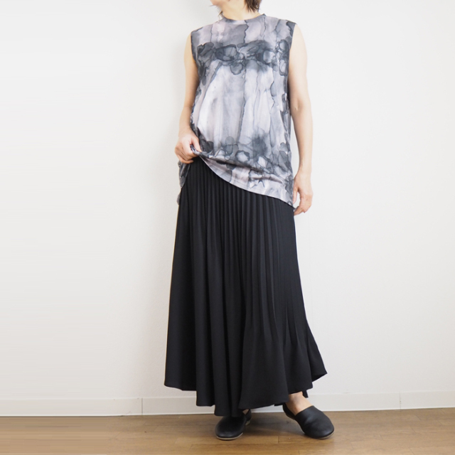 MIDIUMISOLID ミディウミソリッド マキシ丈 アシンメトリープリーツスカート レディース