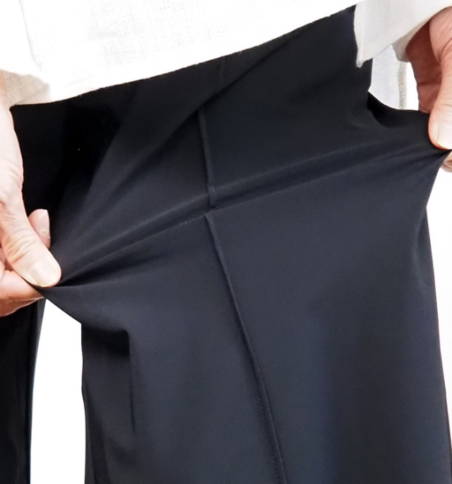 MIDIUMISOLID ミディウミソリッド ストレッチパンツ ストレートライン レディース