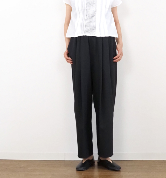 MIDIUMISOLID ミディウミソリッド タックワイドイージーパンツ レディース