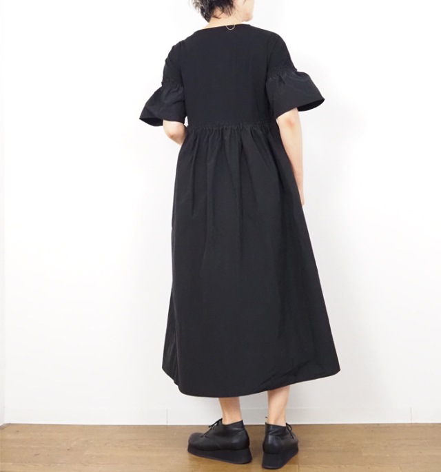 PONT DE CHALONS ポンデシャロン ロングワンピース メモリータフタドッキング