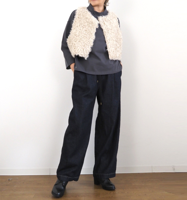 Munich ミューニック リバーシブルジレ カーリーフェイクファーx