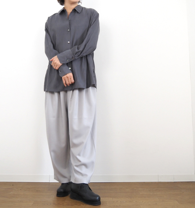 MIDIUMISOLID ミディウミソリッド リラックスシャツ レギュラーカラー レディース