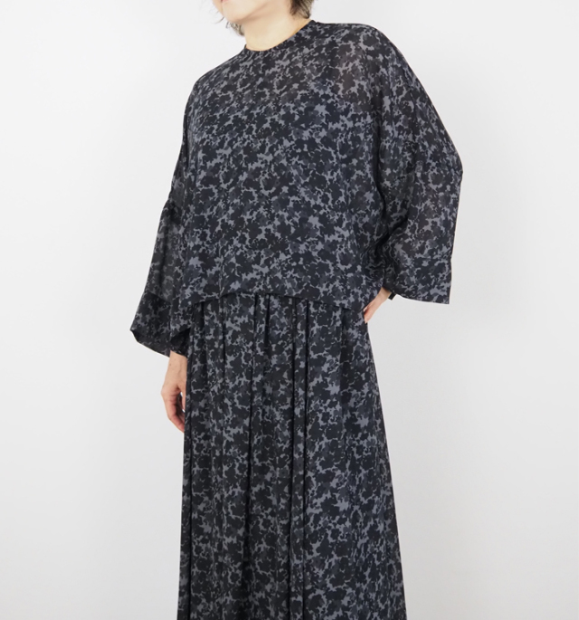 mizuiro ind ミズイロインド フラワープリント ワイドプルオーバー ブラック系