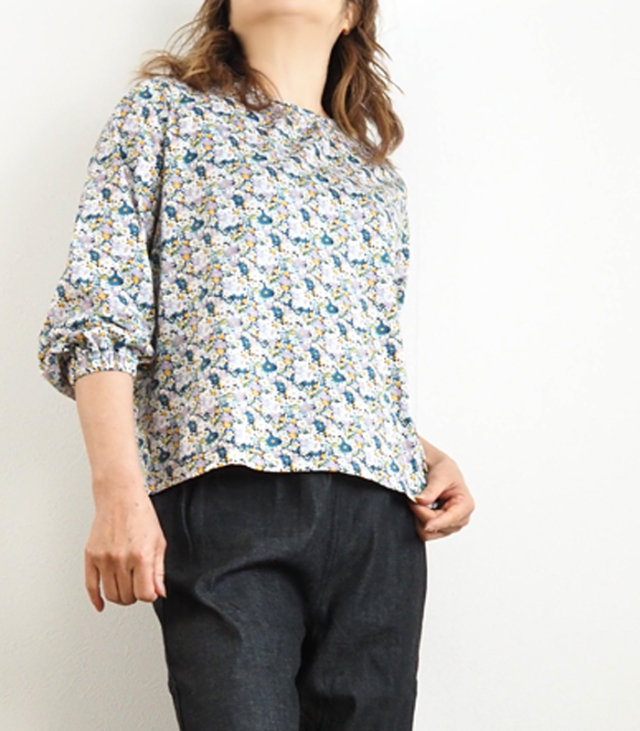 LIBERTY. - 専用　新品　sosotto リバティ柄　カットソー sosotto ソソット リバティプリントカットソー ギャザーネック