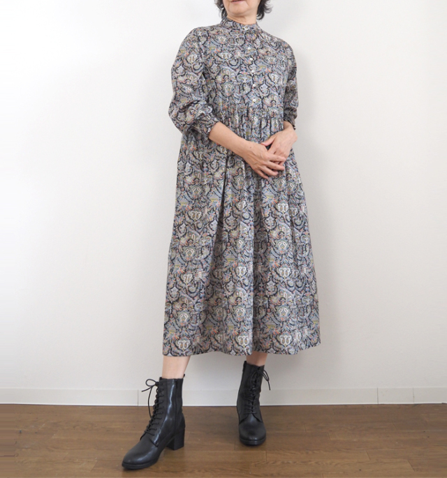 sosotto ソソット LIBERTYタナローン 長袖スタンドカラーギャザーワンピース