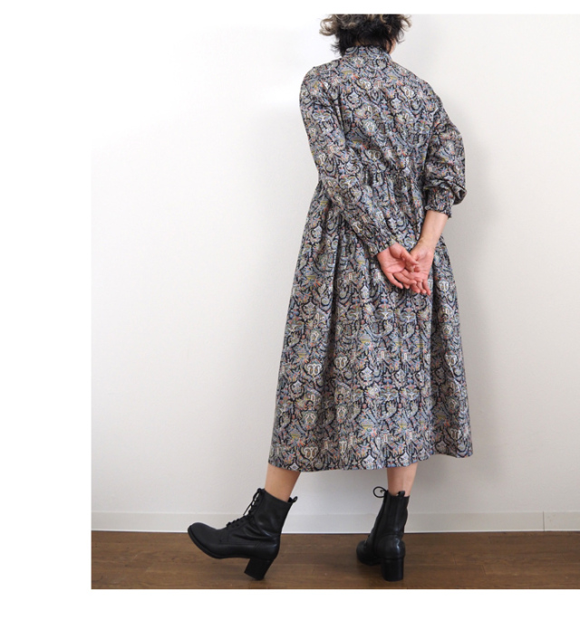 sosotto ソソット LIBERTYタナローン 長袖スタンドカラーギャザーワンピース