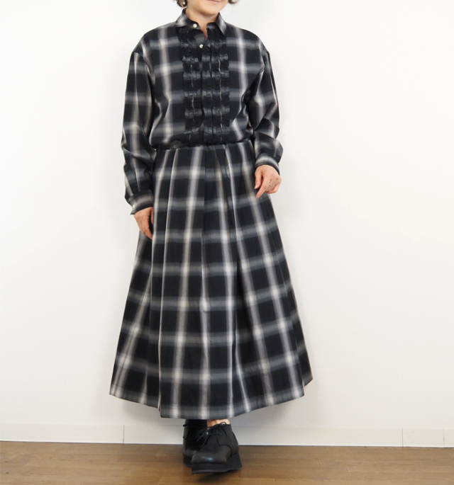 nicholson and nicholson ニコルソンアンドニコルソン ランダムタックスカート