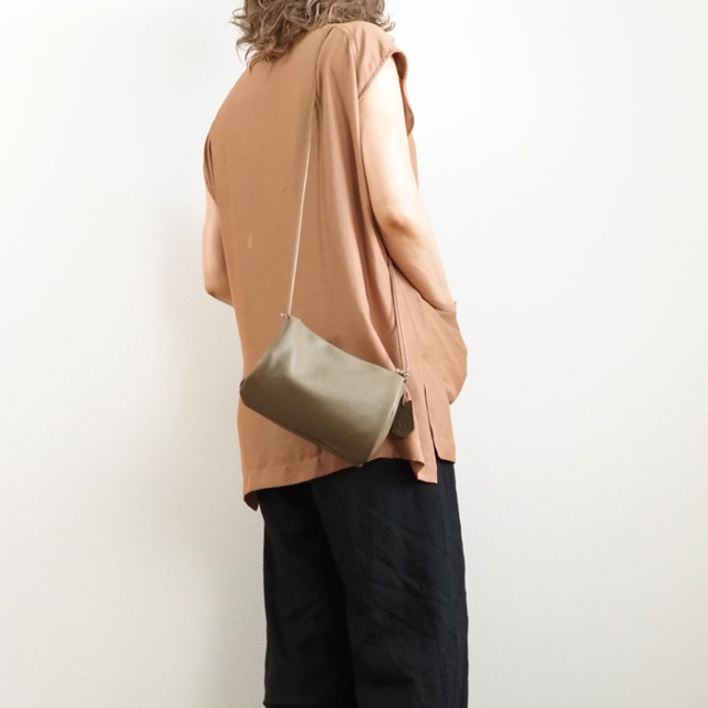 REN (レン) キャニスターショルダーバッグ やぎ革 still スティル