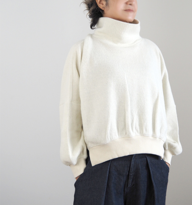 MANON マノン ニットライクハイネックオーバーサイズプルオーバー
