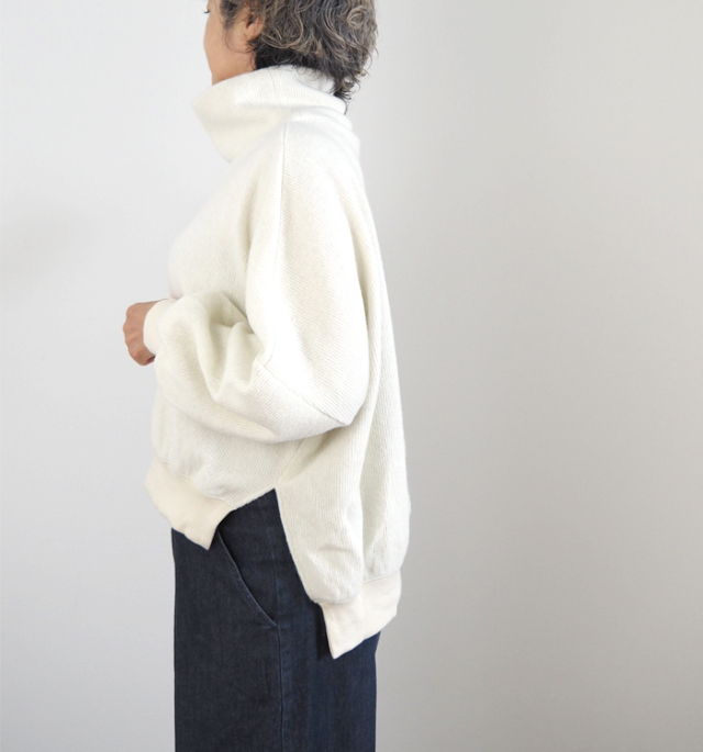 MANON マノン ニットライクハイネックオーバーサイズプルオーバー