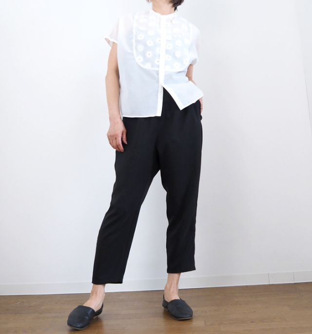 MANON マノン ドライ素材 テーパード夏パンツ ツイルストレッチ レディース