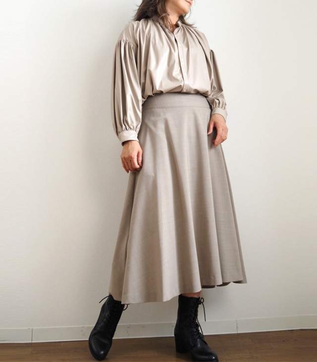 MANON マノン アミカルシャツ 長袖 フェイクレザー ギャザーブラウス レディース