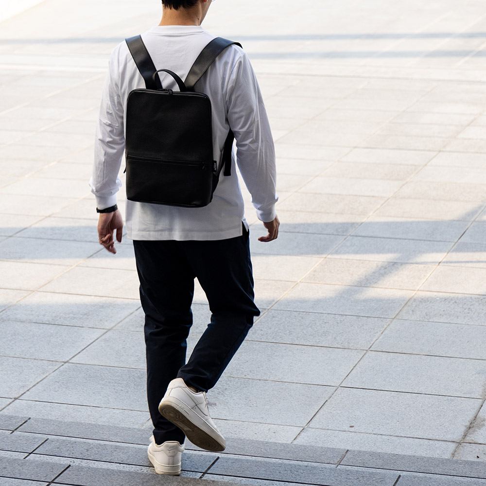 バックパック リュック 通勤 ビジネス スリム 薄型 A4 PC 13インチ 撥水 防水