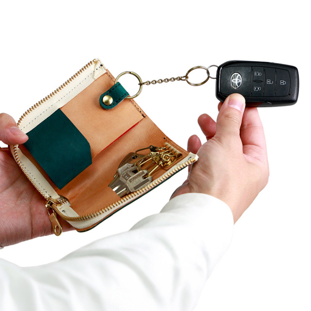 スマートキー・シリンダーキー・カードキー全てが入るL字ファスナーキーケース