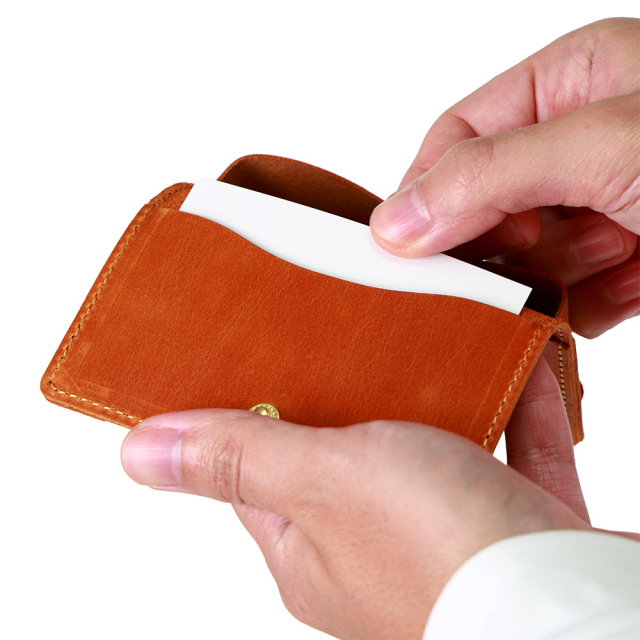 名刺入れ シンプル 箱型 フラップ 40枚 メンズ レディース レザー 本革 おしゃれ