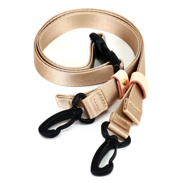 ウォーク』(全3色)フラワーエンボス/革×ナイロン 現代向けに