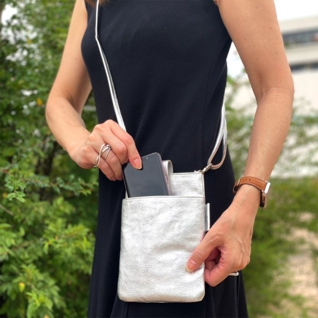 未使用級✨フォクシー レザー　2way ショルダーバッグ ポシェット ウォークII』(全2色)ルーチェ/本革製ミニショルダー スマホポシェット