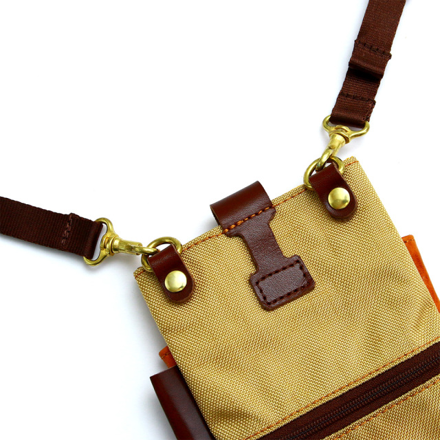 ミニポーチ サコッシュ 斜め掛け 本革 レザー スマホポーチ ミニショルダー