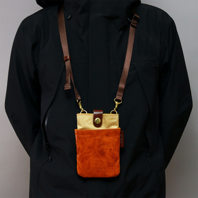 ミニポーチ サコッシュ 斜め掛け 本革 レザー スマホポーチ ミニショルダー