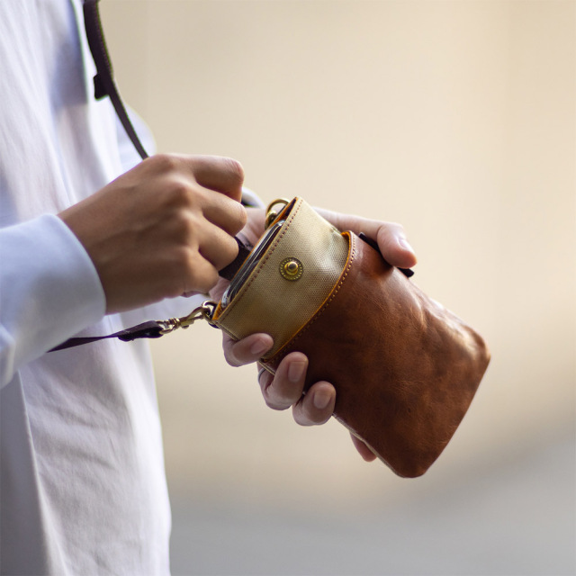 ミニポーチ サコッシュ 斜め掛け 本革 レザー スマホポーチ ミニショルダー