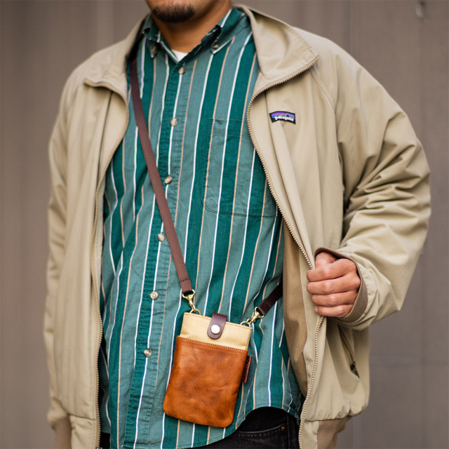 ミニポーチ サコッシュ 斜め掛け 本革 レザー スマホポーチ ミニショルダー