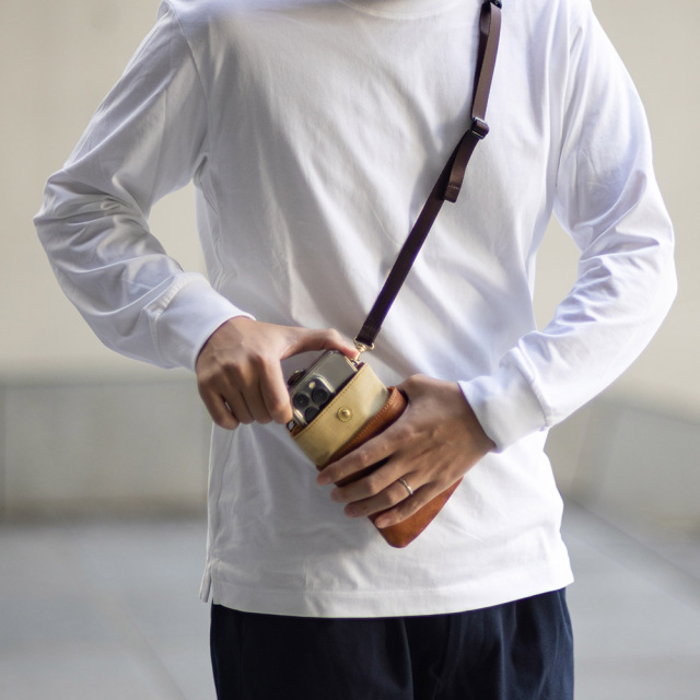 ミニポーチ サコッシュ 斜め掛け 本革 レザー スマホポーチ ミニショルダー