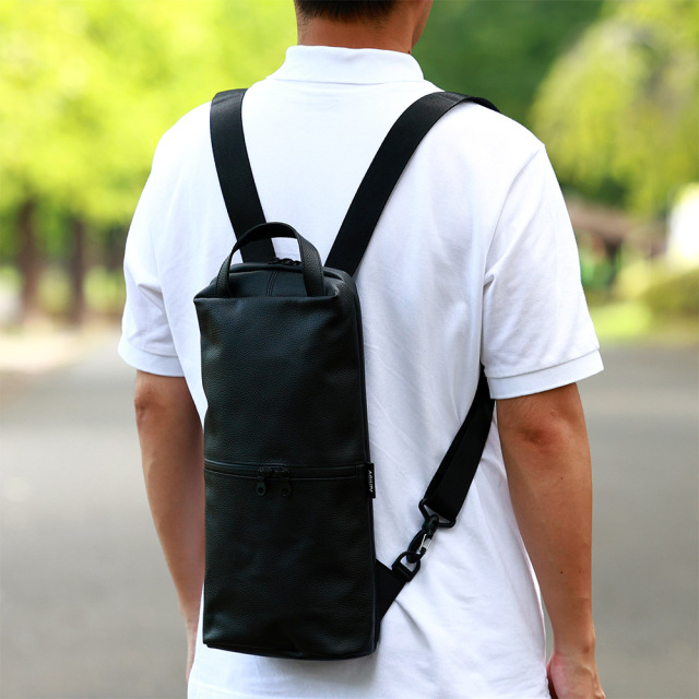 ボディバッグ A5 スリム 撥水 手ぶら通勤 バッグ 軽量  斜め掛け 手持ち ビジネス